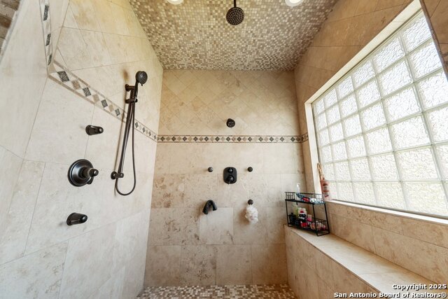 Listing photo id 25 for 213 Chattington