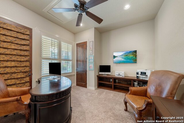 Listing photo id 27 for 213 Chattington