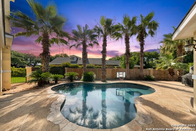 Listing photo id 31 for 213 Chattington