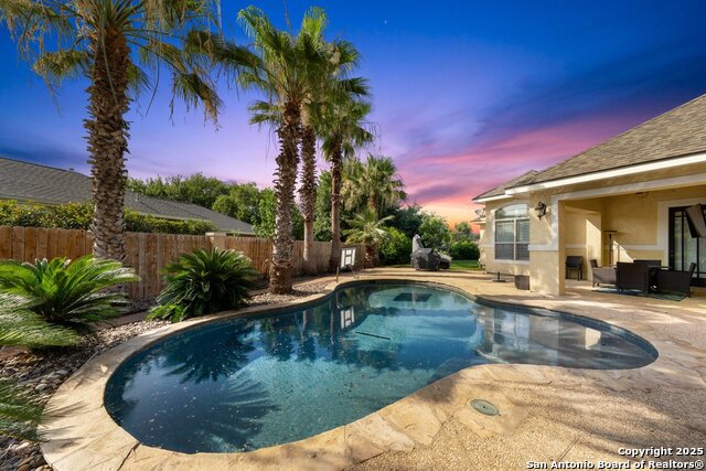 Listing photo id 32 for 213 Chattington
