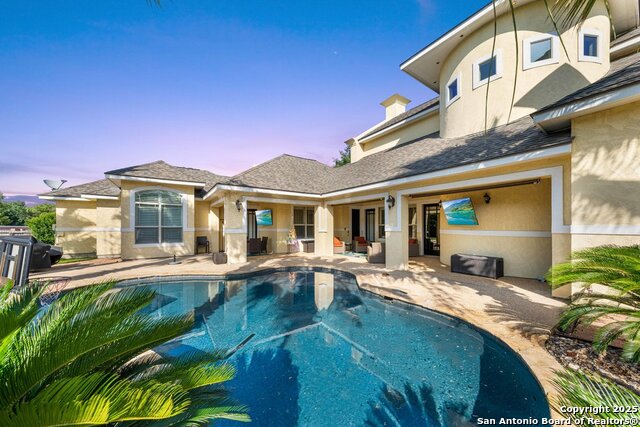 Listing photo id 33 for 213 Chattington