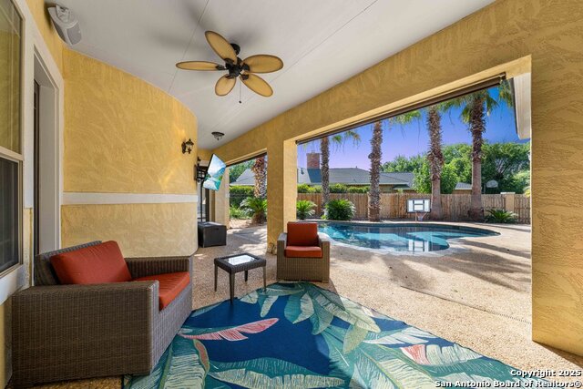 Listing photo id 35 for 213 Chattington
