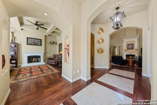 Listing photo id 3 for 213 Chattington