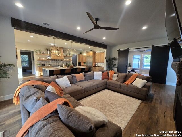 Image 9 of 50 For 656 River Way