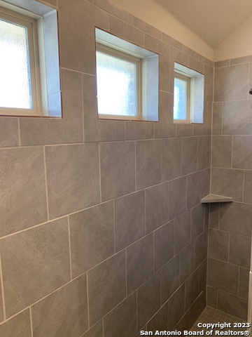 Image 24 of 41 For 10330 Owl Woods