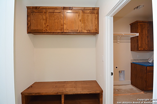 Listing photo id 7 for 197 Bogi