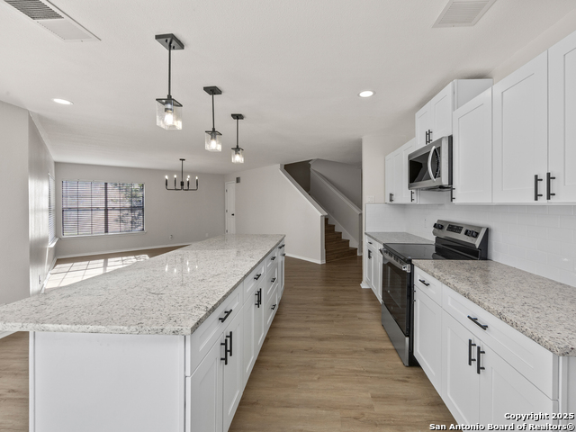 Image 9 of 29 For 1073 Stone Hollow