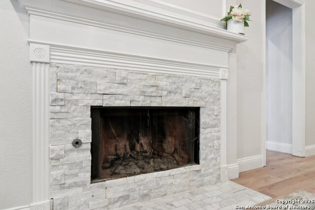 Image 11 of 32 For 1321 Barton Creek