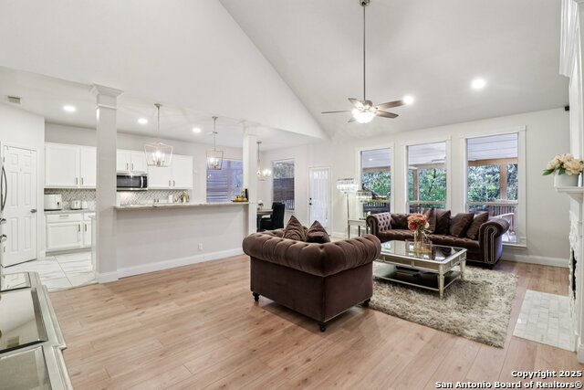 Image 12 of 32 For 1321 Barton Creek