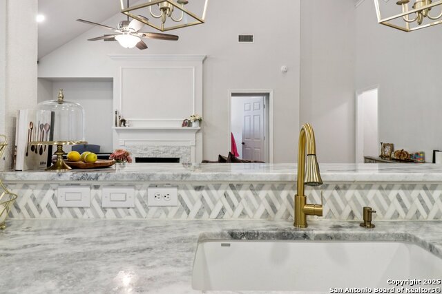 Image 18 of 32 For 1321 Barton Creek