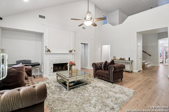 Image 2 of 32 For 1321 Barton Creek