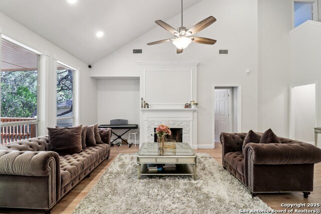Image 6 of 32 For 1321 Barton Creek