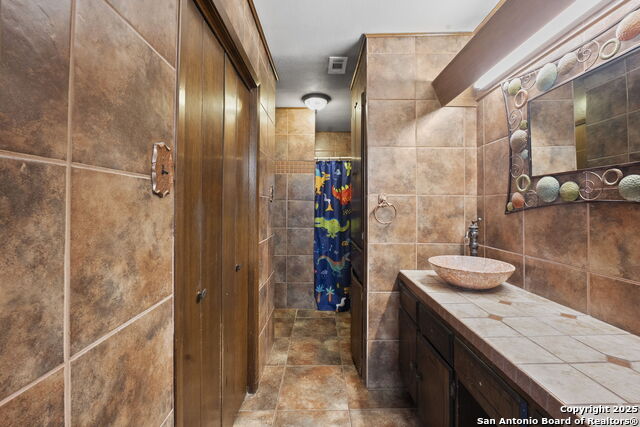 Image 19 of 25 For 311 Indian Pink