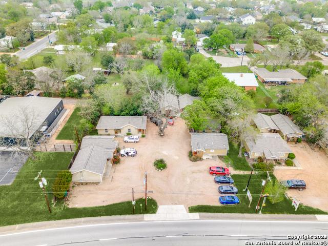 Listing photo id 3 for 920 Blanco E C
