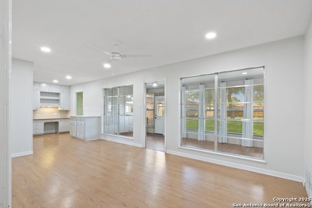 Listing photo id 8 for 818 Cherry  
