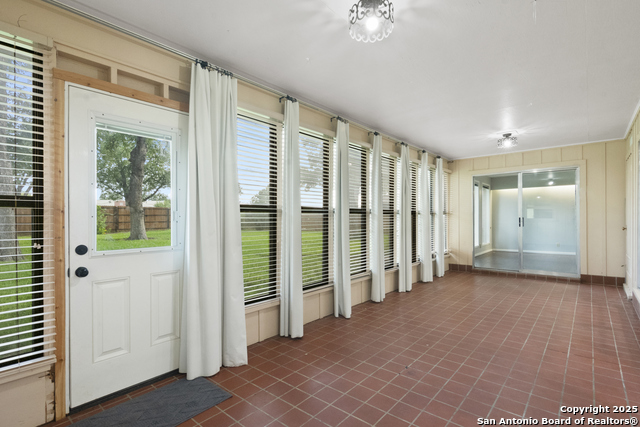 Listing photo id 11 for 818 Cherry  