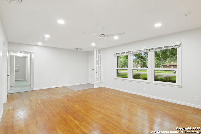 Listing photo id 1 for 818 Cherry  