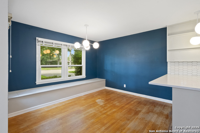 Listing photo id 3 for 818 Cherry  