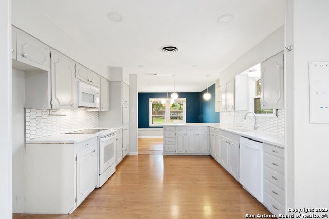 Listing photo id 4 for 818 Cherry  