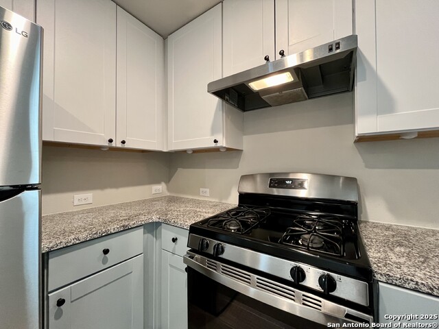 Image 12 of 36 For 10607 De Gonzalo Way
