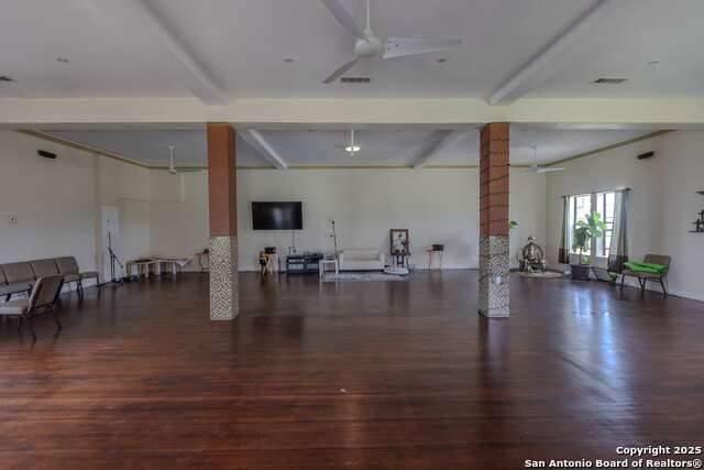 Image 20 of 28 For 7802 Ranch Rd 1051