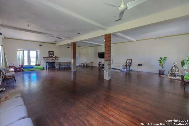 Image 21 of 28 For 7802 Ranch Rd 1051