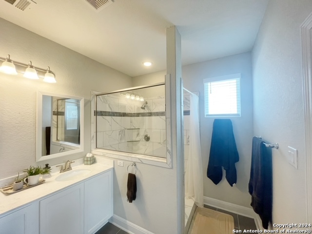 Listing photo id 12 for 22266 Akin Doe