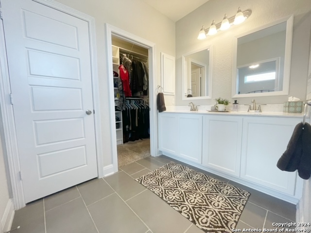 Listing photo id 14 for 22266 Akin Doe