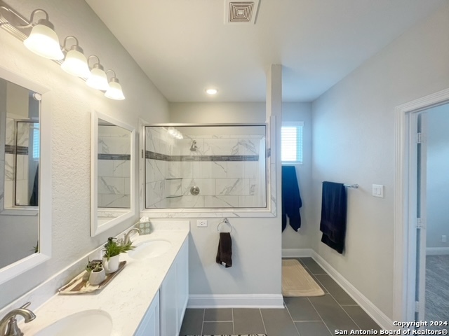 Listing photo id 15 for 22266 Akin Doe