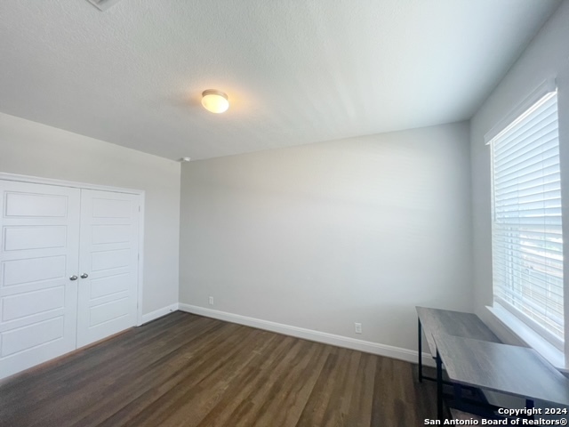 Listing photo id 20 for 22266 Akin Doe