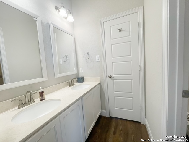 Listing photo id 26 for 22266 Akin Doe