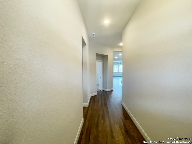 Listing photo id 29 for 22266 Akin Doe