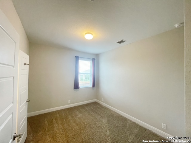 Listing photo id 32 for 22266 Akin Doe