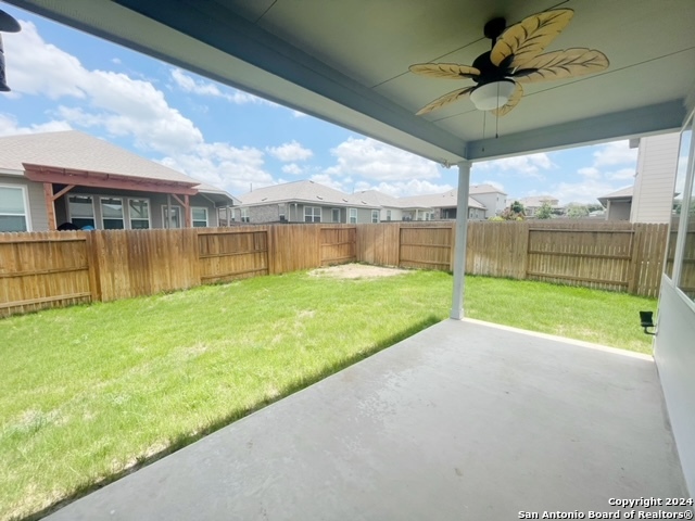 Listing photo id 33 for 22266 Akin Doe