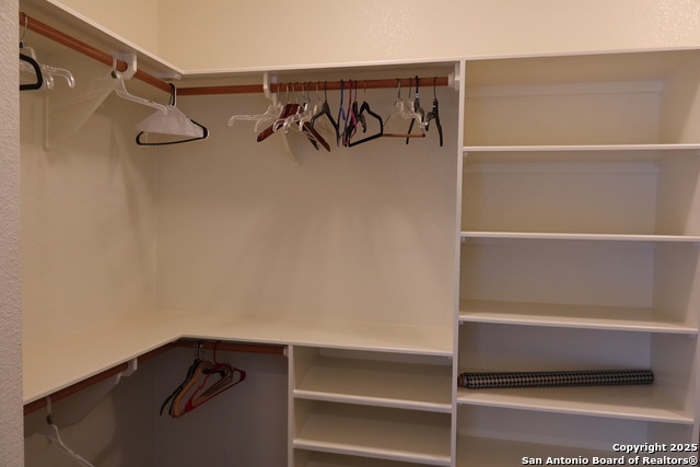 Image 17 of 29 For 178 Spring Creek Circle