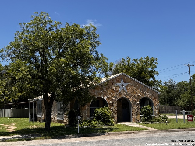 Details for 102 11th , Junction, TX 76849