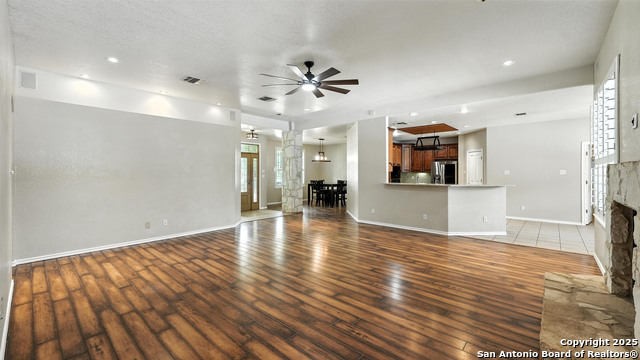 Image 12 of 44 For 1435 Meadow Glen