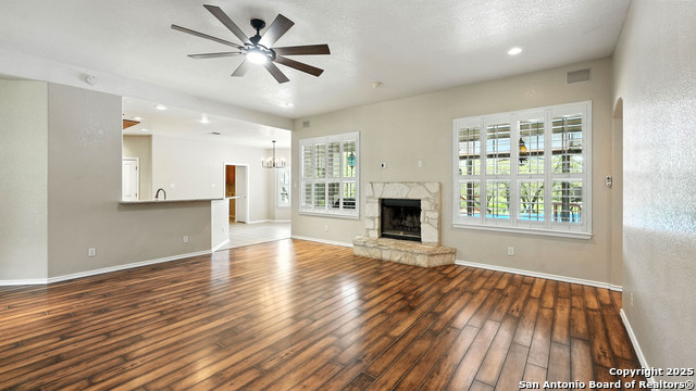 Image 13 of 44 For 1435 Meadow Glen