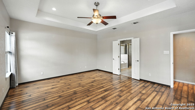 Image 17 of 44 For 1435 Meadow Glen