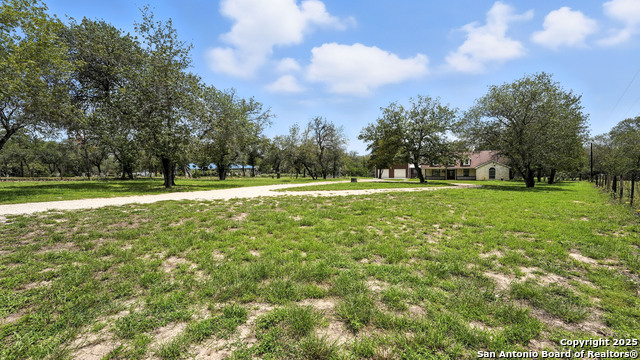 Image 4 of 44 For 1435 Meadow Glen