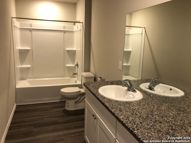 Listing photo id 12 for 9015 Little Hoss