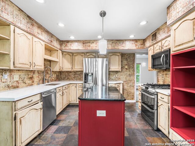 Listing photo id 17 for 6307 Pickering Drive