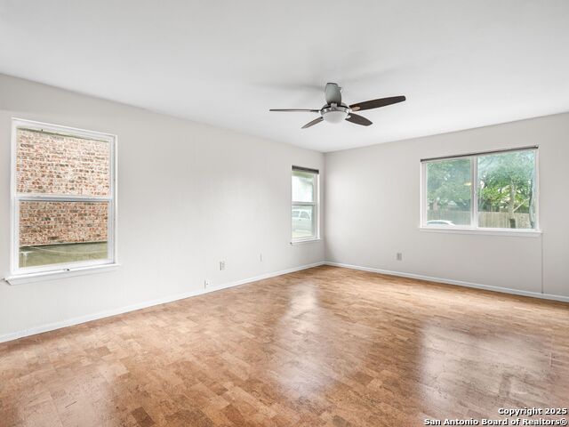 Listing photo id 22 for 6307 Pickering Drive