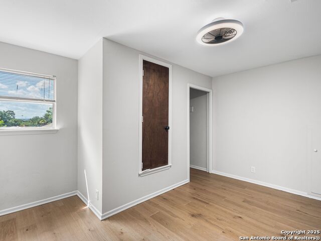Listing photo id 29 for 6307 Pickering Drive