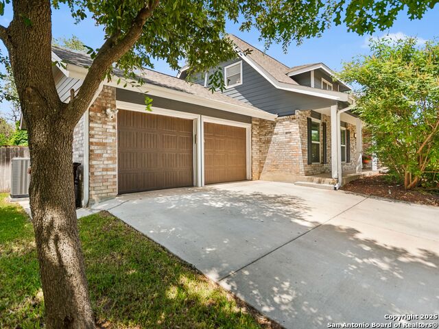 Listing photo id 2 for 6307 Pickering Drive