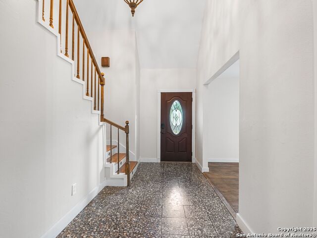 Listing photo id 7 for 6307 Pickering Drive