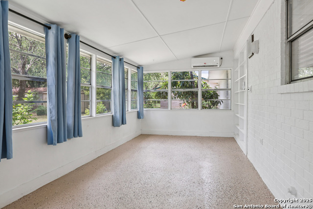 Image 25 of 27 For 1334 Carnation