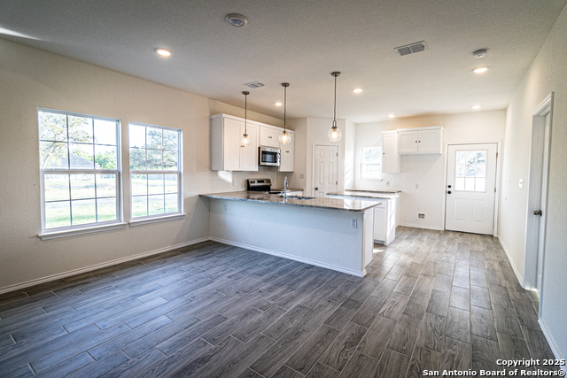 Image 15 of 26 For 807 Polk N 