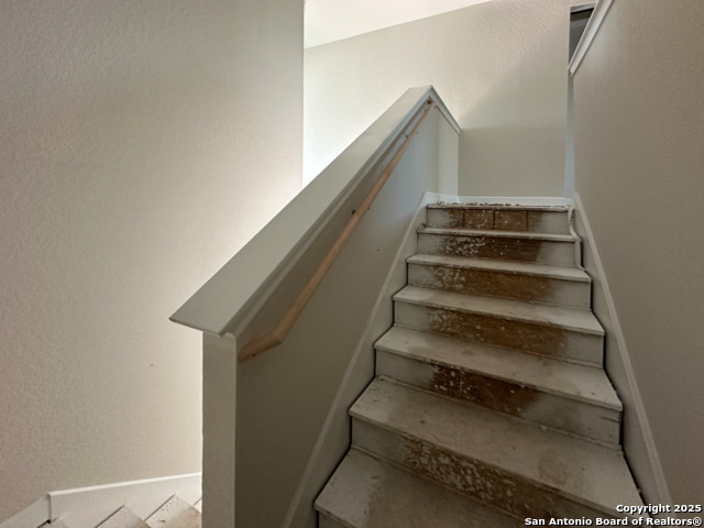 Image 17 of 41 For 155 Mallorys Way
