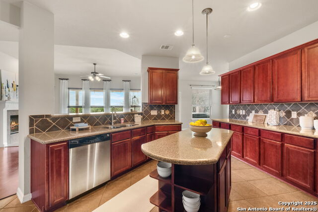 Image 15 of 50 For 823 Synergy Lane